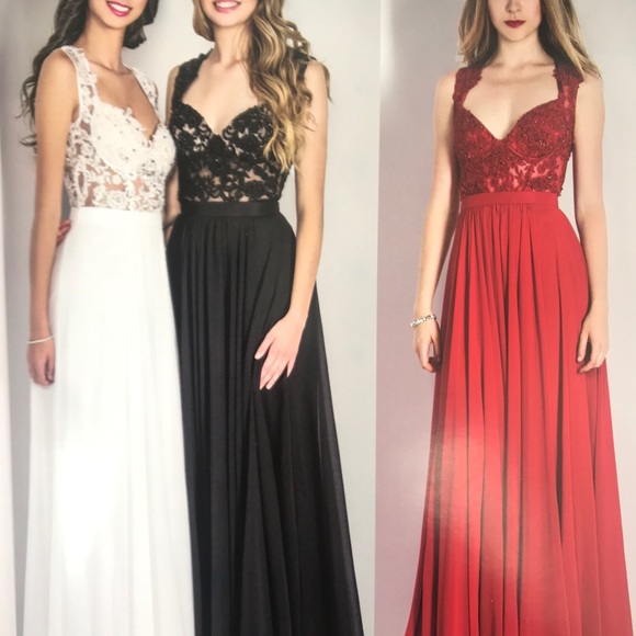 1079 gorgeous black gown with lace, studs, etc - Picture 8 of 8